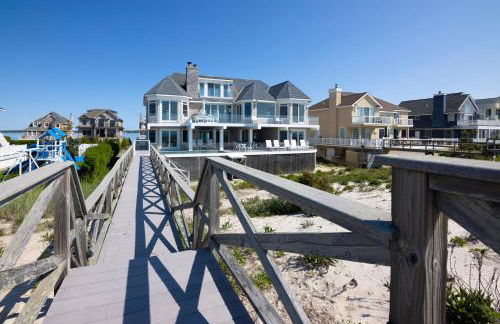 Spectacular 8 Bedroom Oceanfront Hamptons Beach House, Your Castle By The Sea ! - Foto 42