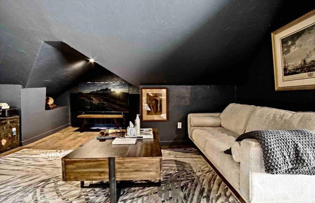 3-story 6-bedroom 4 Bathrooms 3min-asian Dist - Photo 51