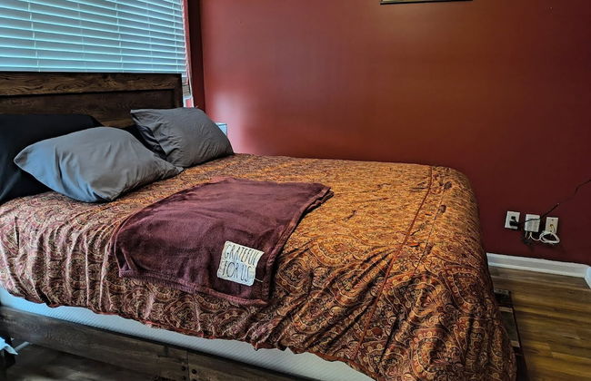 4 - Bed home, w/ Cali King Bed - 12 mins. to DTWN - Photo 23