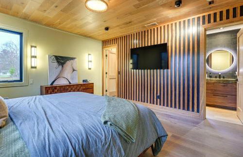 Walk to Lake! Modern Wisconsin Home with Patio - Foto 12