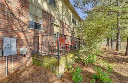 5 Mi to Univ of Arkansas Cozy Townhome with Deck - Foto 22