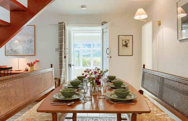 Enchanting Rustic Cottage W/stunning Views & River - Foto 8