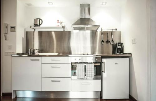 Barcelona Beach Apartments - Photo 5