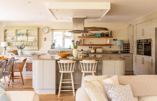 5 Bedroom Family Friendly Beach House - a skip to the water! - Foto 17