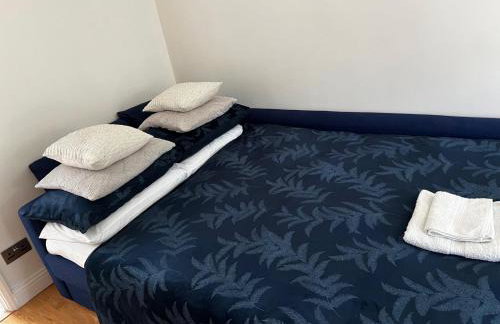 The Cherry Hill Studio - Kitchenette, bathroom, parking and lovely garden - Photo 9