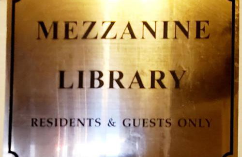 Romantic Studio in the Heart of Palm Beach - Photo 12