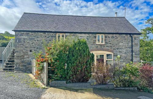 The Coach House - Hw7593 - Photo 1