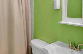 Surf City 2BR Model Home with Pool and Boat Ramp Access - Foto 15