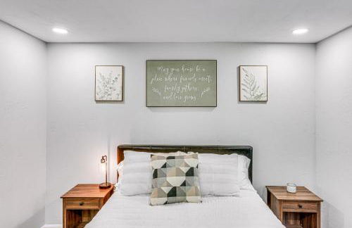 1 Mi to Lake Crestline Cabin with Deck and Gas Grill! - Foto 8