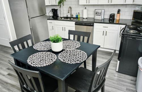 Less than 1mi to Little Caesars Arena, 2BR with Free Parking - Foto 11