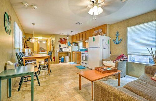 Home on Jordan Lake with Shared Dock and Boat Slip! - Foto 4