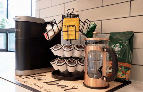 Spacious Modern Retreat w Game Room and Yard - Foto 3