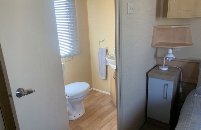 Lovely 2 Bed Chalet in Clacton-on-sea - Foto 11