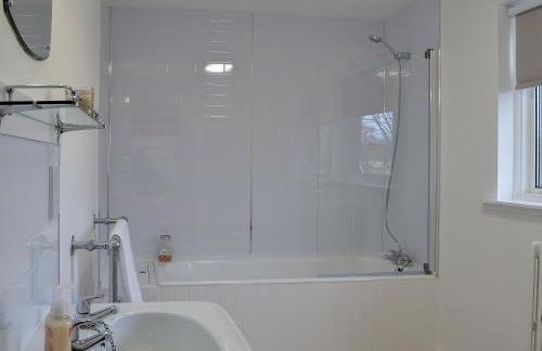 The Coach House - Photo 18