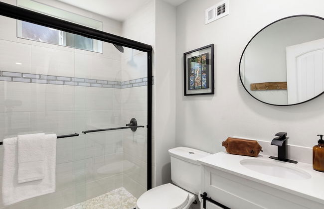 The Matterhorn Manor by Avantstay Harry Potter Inspired A-frame Home w/ Hot Tub & Views - Foto 29