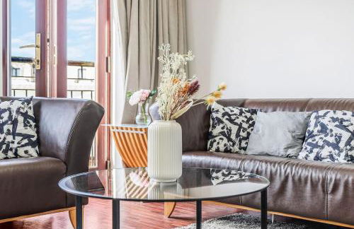 Modern 2 bedroom apartment in City Centre - Photo 26