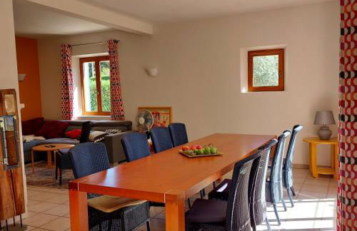 Freundliches Haus mit Pool und großem Garten - Foto 13