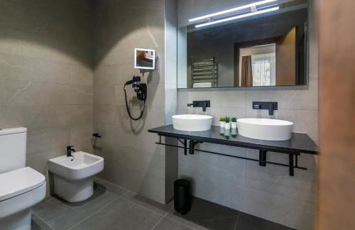 Aquitania Home Suites - Photo 89