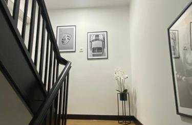 Central Comfort Home with Garden - Foto 3