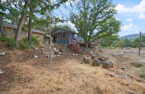 Mountain Home w/ a River in Back - Close to Skiing - Foto 30