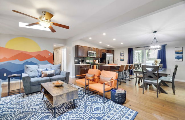 Moshannon Tree-lined Pocono Retreat w/ Hot Tub, Firepit & Pool Table - Photo 11