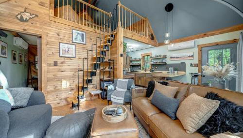 Upscale w Fireplace Fire Pit Games in Gated Comm - Foto 1