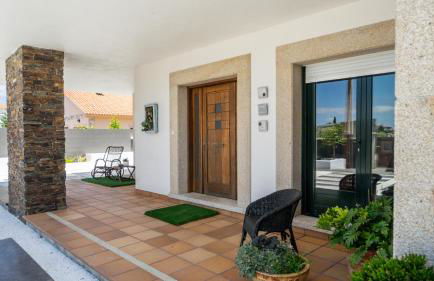 Villa con piscina a pie de playa - Foto 7