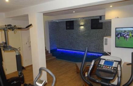 Villa Cecilia - 4 bedrooms, 4 bathrooms, inside heated pool, gym - Photo 31