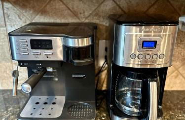 Spacious 4-bed family home with park views - Foto 34