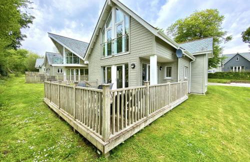 Trewhiddle Retreat V20 by Together Travel - Luxury 3-Bedroom Villa - Foto 1