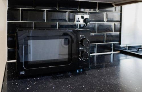 Spacious 6 bedroom House in Dudley with optional Nursery-Drive and Garage-Families and Contractors Welcome - Foto 37