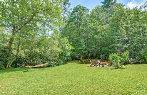 Enchanting Highlands Cottage with Pond and Waterfall - Foto 30