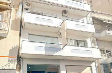 Elegant City-Center Apartment - Photo 12