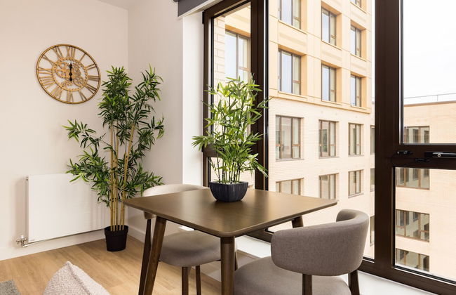 London Greenford by Charles Hope - Foto 18