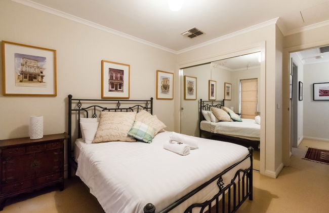 JASMINE, 2BDR Port Melbourne House - Foto 7