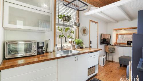 HGTV Featured Tiny Home w Hot Tub Near East 6th St - Foto 5