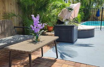 Prime Location Gateway with Pool & Patios, Near Beaches, Groceries and Restaurants - Photo 35