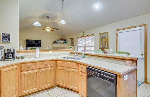 Springfield Area Retreat! Family Home with Yard - Foto 11