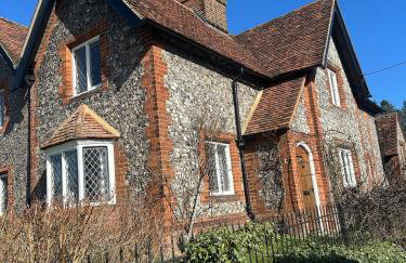 Charming Country Cottage with Lovely Views - Foto 18