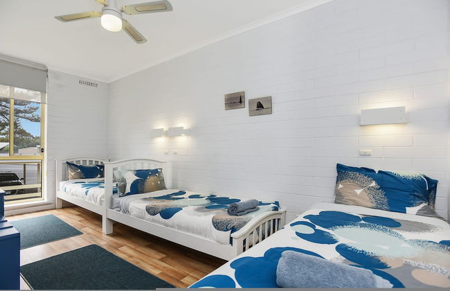 The Dolphins 7 - A View To Remember - Photo 8