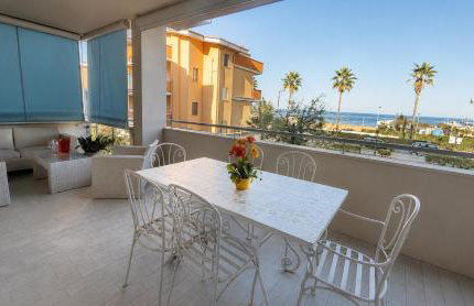 Sea Colors Apartment - Photo 11