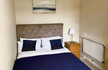 Entire 2 Bed First Floor Flat - Photo 7