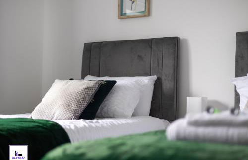 Greenwood by Alt-Stay - 4 Bed 2 Bath Home - Parking, WiFi & Smart TV In All Bedrooms - Contractors & Relocations - Weekly & Monthly Rates - Foto 12