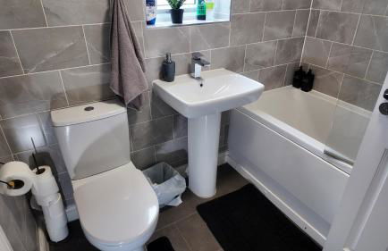 Modern house in City Centre with private parking and gated property - Foto 59