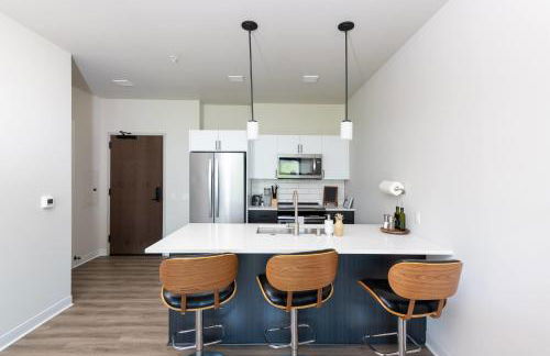 East Side Luxury 1BR Apt - Near Brady St with Balcony and Lounge - Foto 9