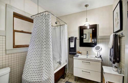 Charming 2Bed French Colonial Apartment in Desirable Midtown Sacramento - Foto 17