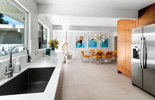 Monterey Manor Interior Designed Home Plus Pool - Photo 31