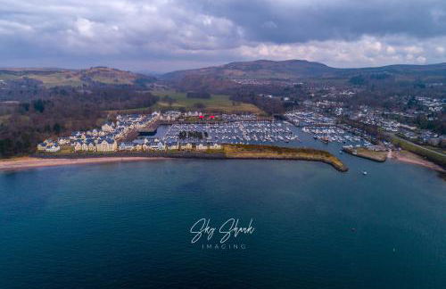 Marina View Apartment - Photo 18