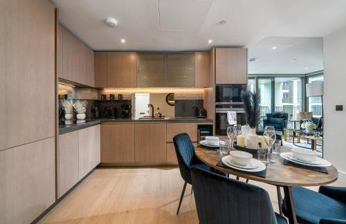 Modern- Battersea Power Station 2-Bed Apartment with Balcony - Foto 14