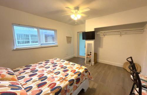 Tropical Paradise in Miracle Mile with Parking - Foto 28